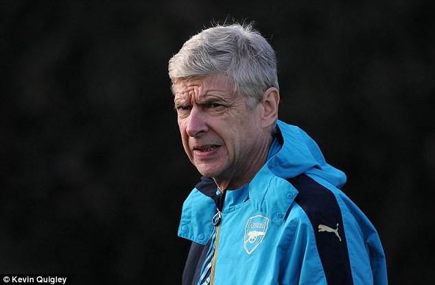 Arsene Wenger tố “UEFA xài… Doping”