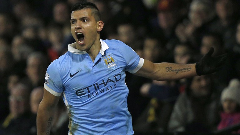 Bạn gái đích thân ra sân cổ vũ, Aguero lập tức nổ súng
