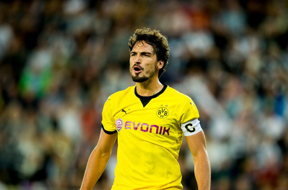 Bản tin sáng 30/04: Hummels không bị cách chức thủ quân Dortmund
