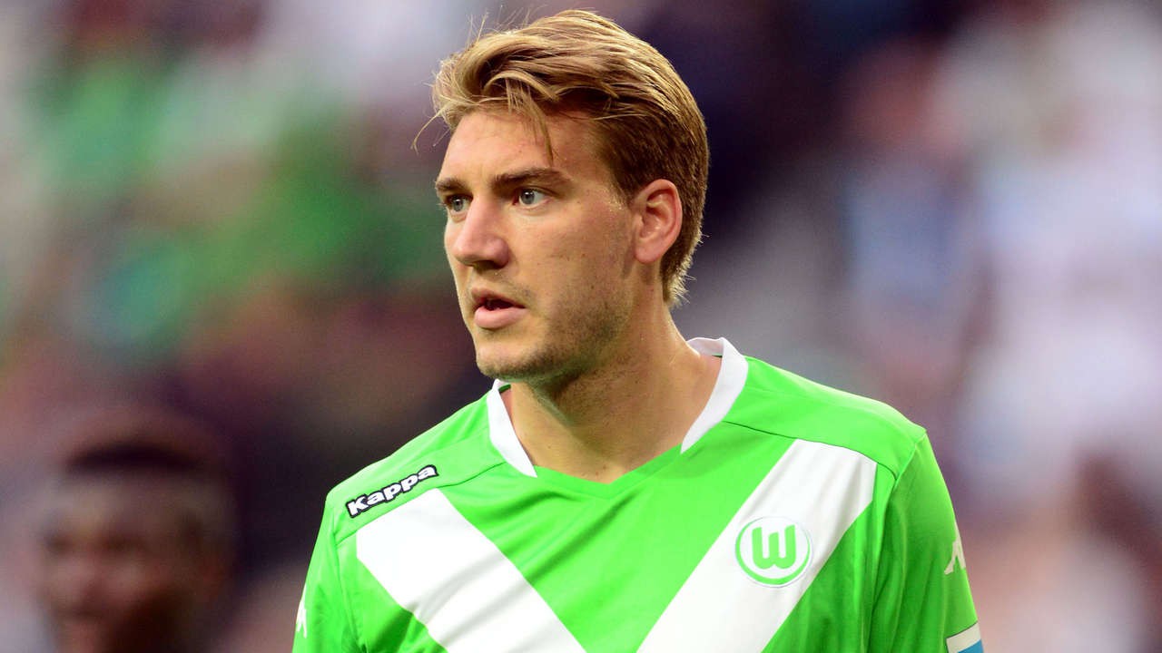 Bản tin thể thao sáng 7/12: "Lord" Bendtner phát bực với truyền thông