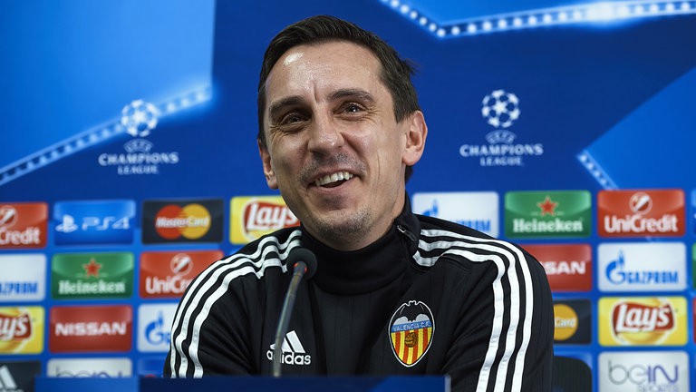 Bảng H Champions League: Chờ màn ra mắt của Gary Neville