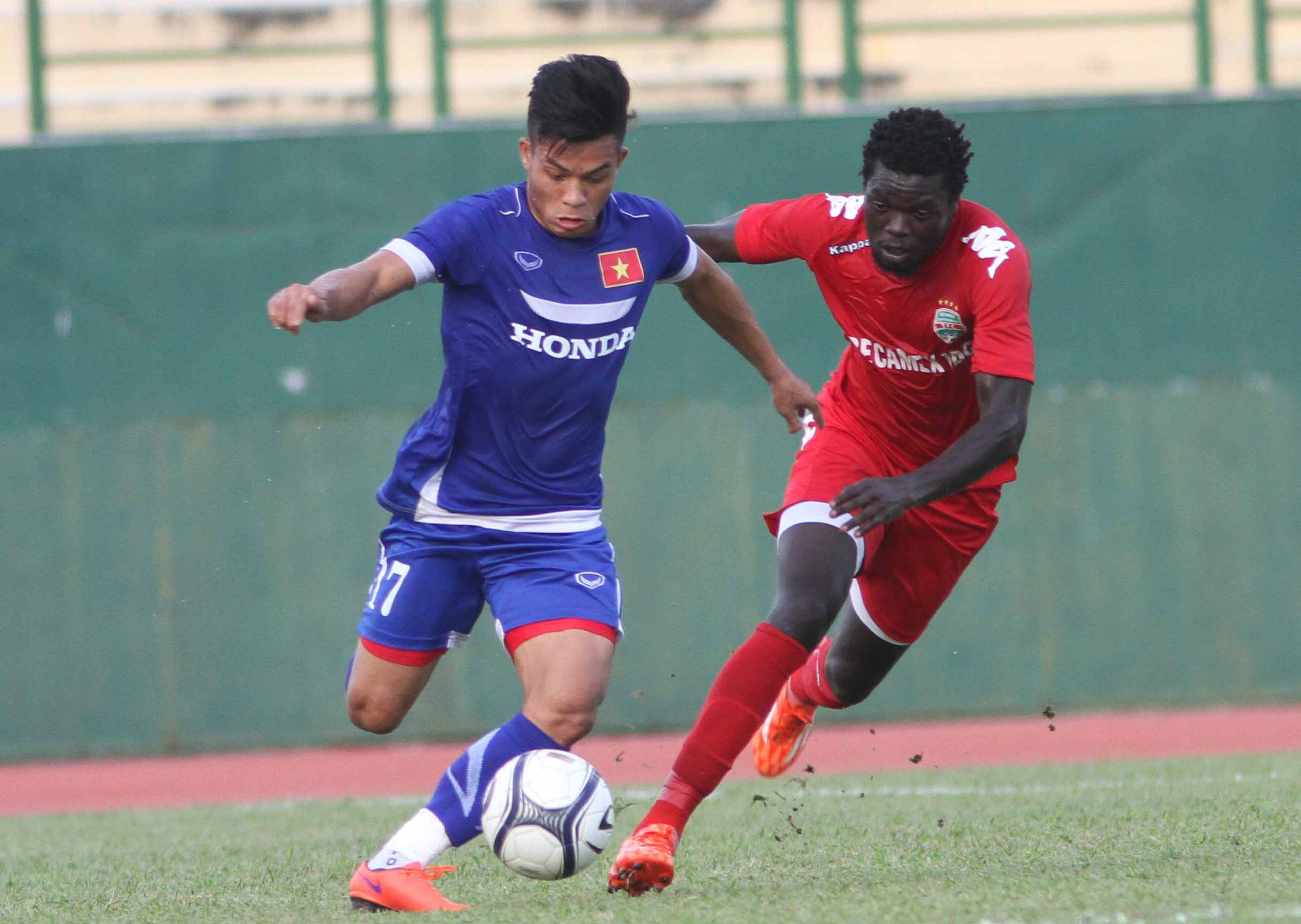 B.Bình Dương 1-1 U.23 VN: Hòa đáng tiếc