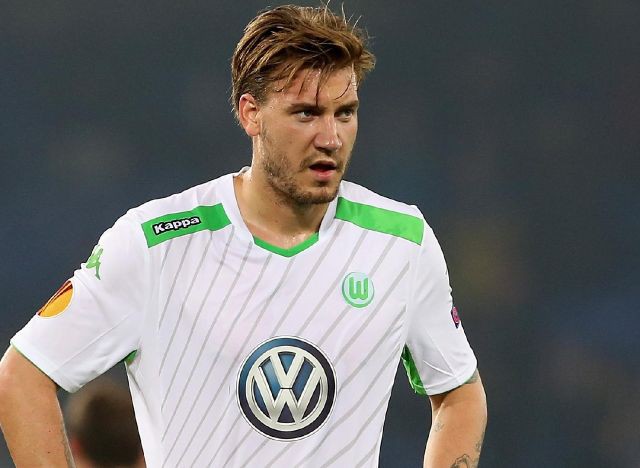 "Lord" Bendtner ví mình như mãnh hổ