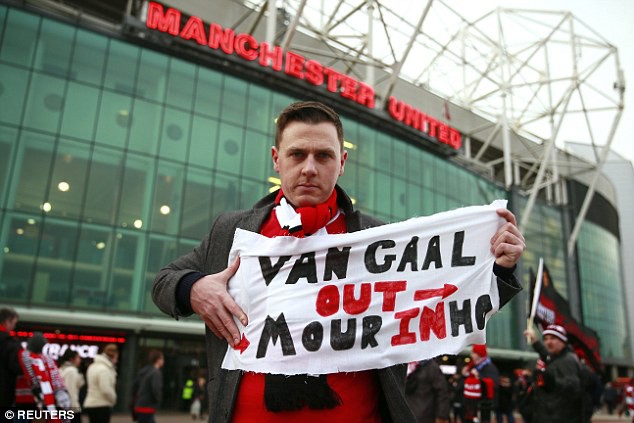 Man Utd: CĐV có đáng bị...“điên cái đầu”?