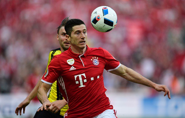 CEO Bayern Munich: "Real không có cửa chiêu mộ Lewandowski"