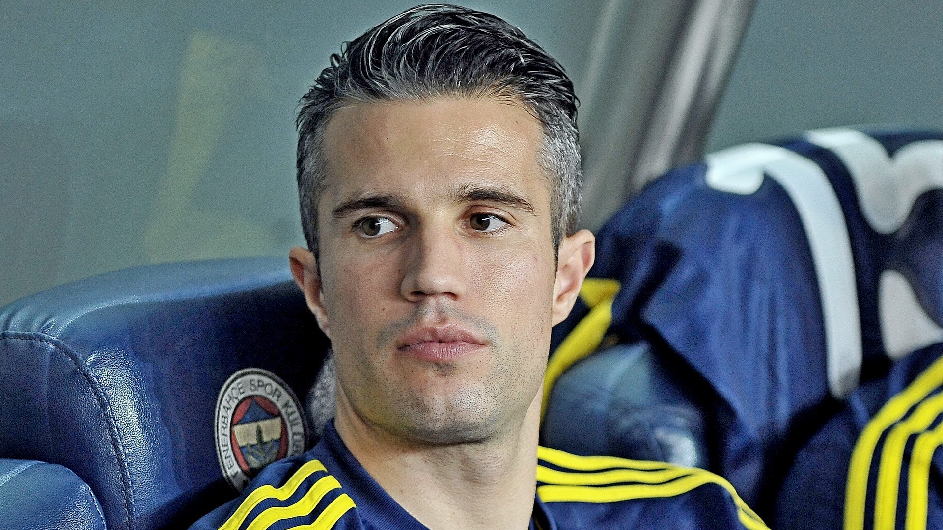 Chán ngấy kiếp dự bị, Van Persie tính rời Fenerbahce