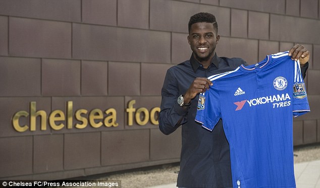 Chelsea chia tay hợp đồng thảm họa