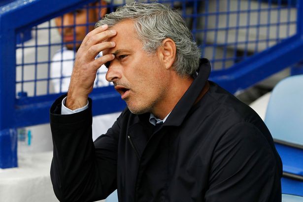 Chelsea: Vô địch vẫn...thua lỗ đầm đìa