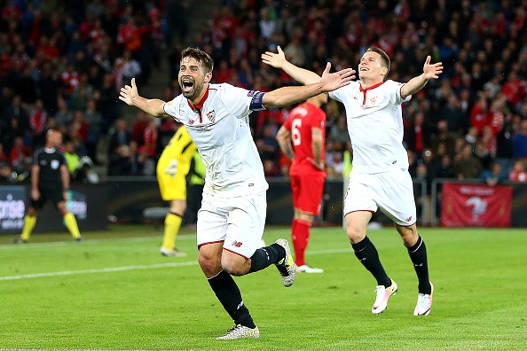 Coke, Gameiro những người hùng đưa Sevilla lên ngôi vương