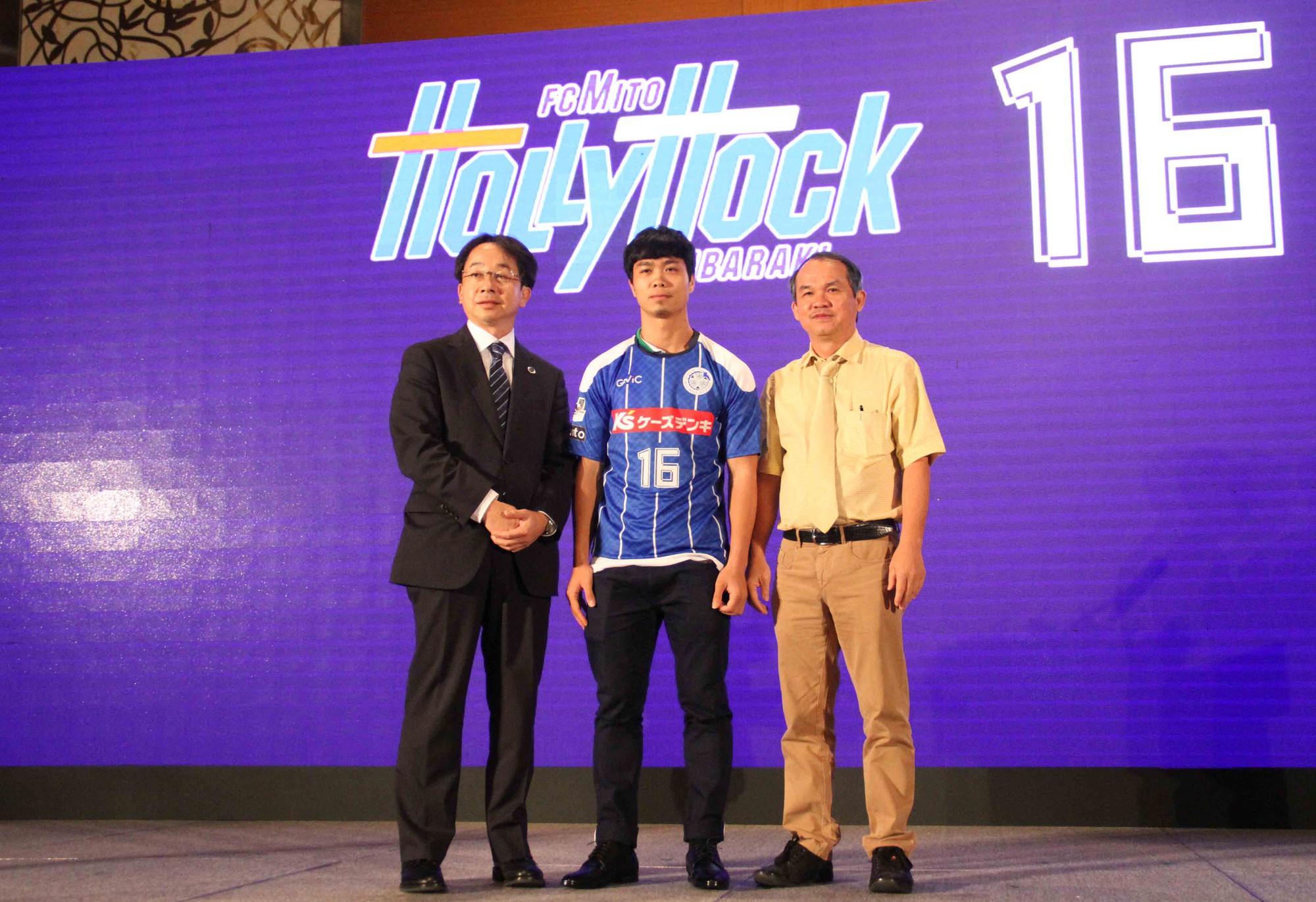 Có Công Phượng, Mito Hollyhock đặt mục tiêu cao trong năm 2016