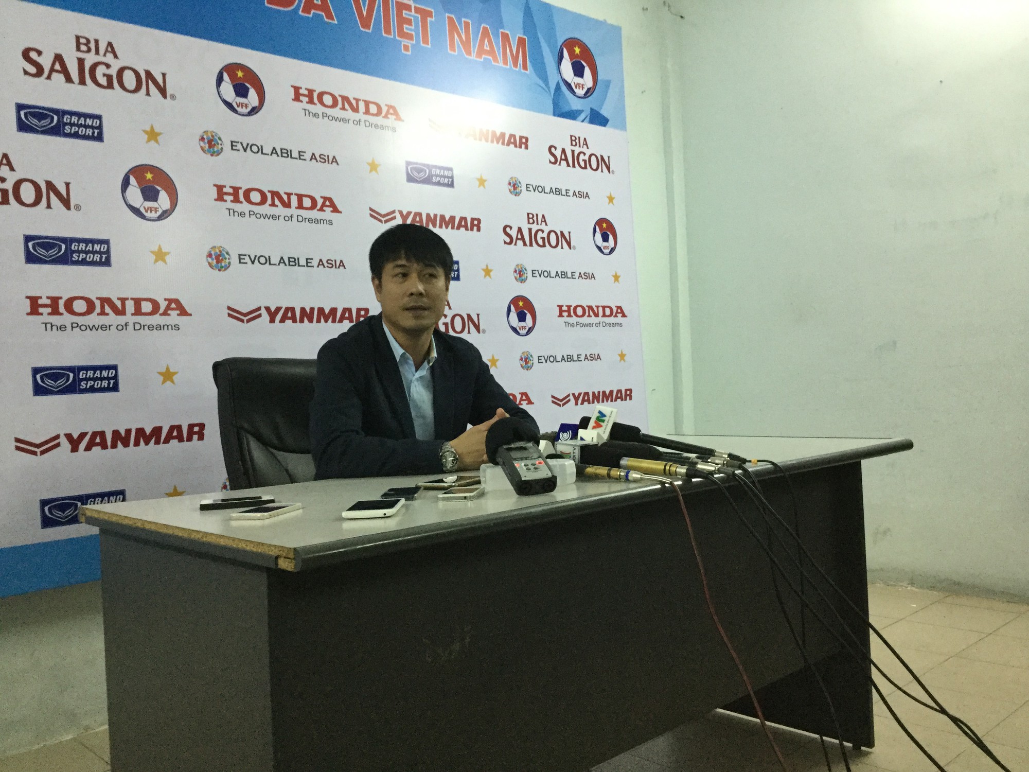 ĐTVN thắng đậm, HLV Hữu Thắng vẫn chưa hài lòng