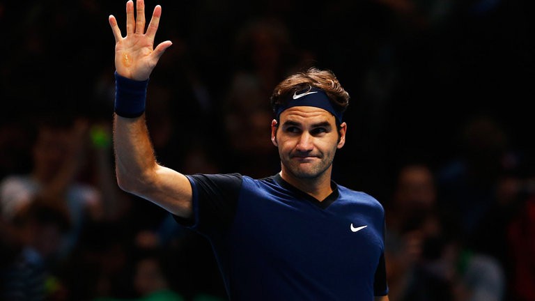 Hạ gục Nole, Federer có vé sớm vào bán kết World Tour Finals