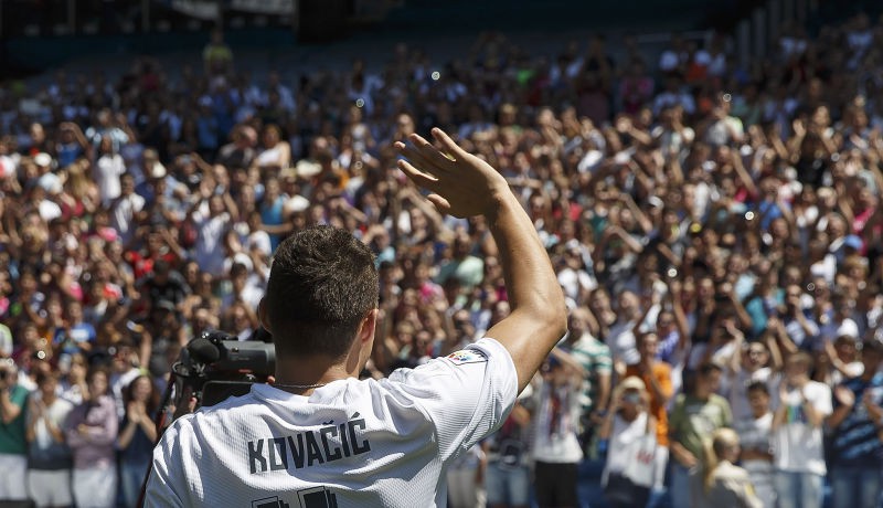Hệ lụy từ vụ Real & Atletico: Bể sô “bom tấn”, tiền tỷ đóng băng