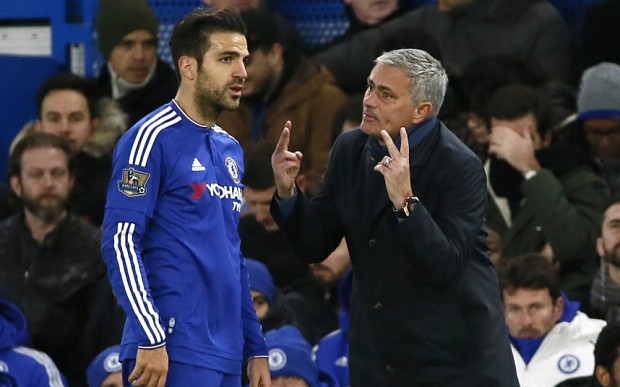 Fabregas là đồng minh, không phải "kẻ đâm sau lưng" Mourinho
