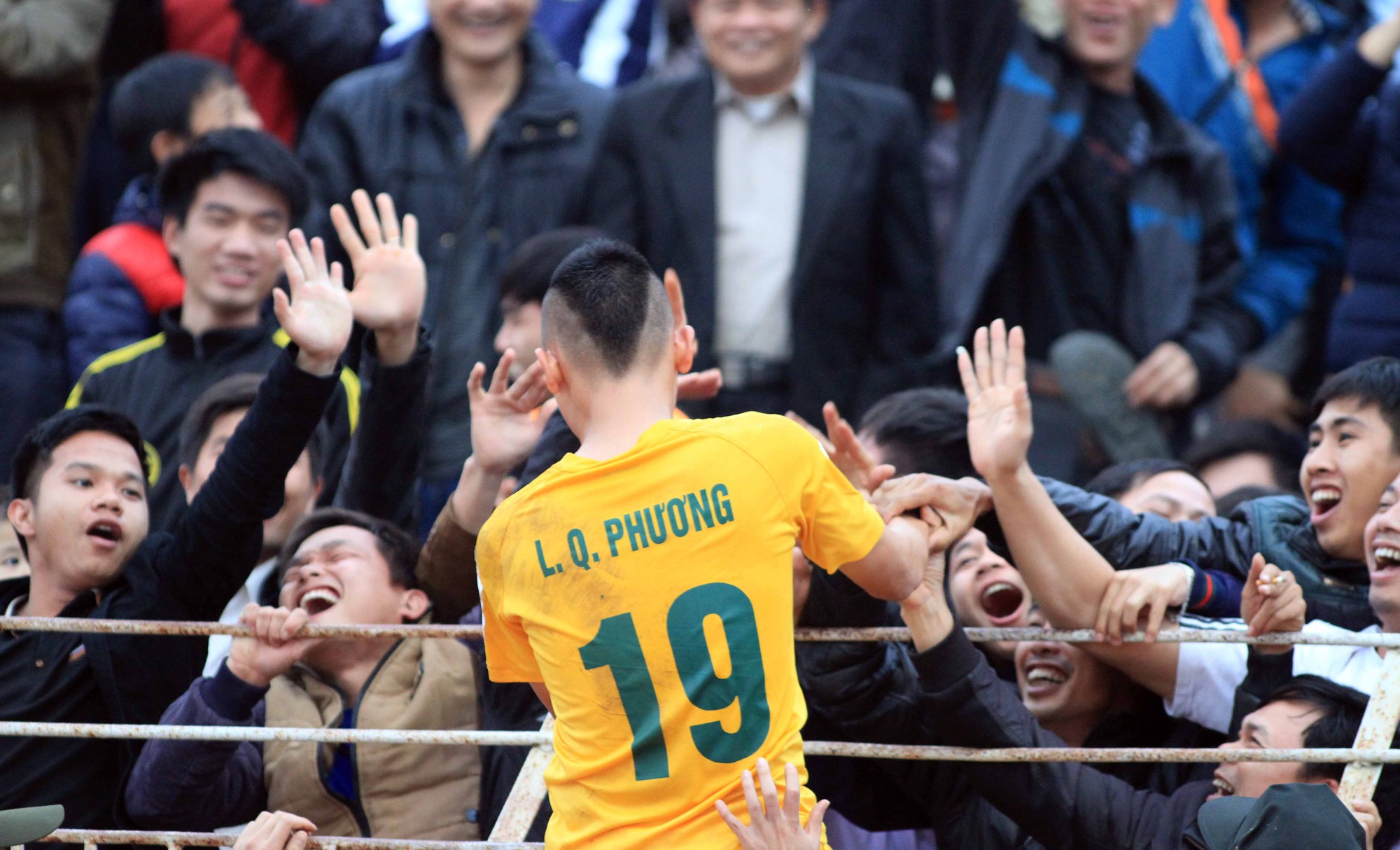 16h00 (20/02), FLC.Thanh Hóa - HN.T&T: Trao cờ