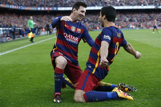 Gijon 1-3 Barca: Messi cán mốc 300 bàn