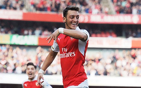 Đội hình 'đỉnh' nhất Premier League năm 2015