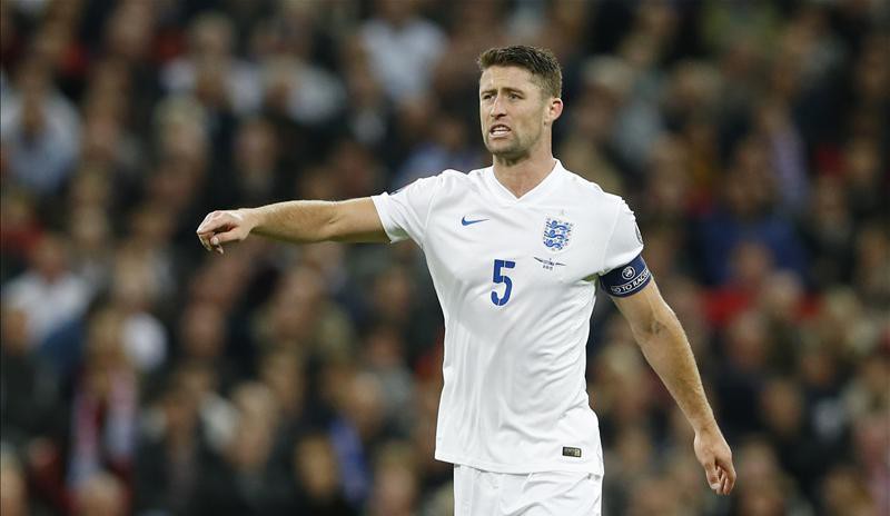 Phong độ trồi sụt, Gary Cahill vẫn được trao vai chính ở "Tam sư"