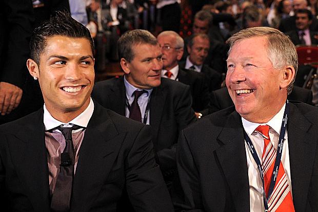 Sir Alex "dụ dỗ" Ronaldo trở lại Man Utd