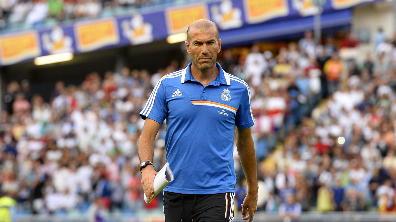 Zidane liệu có là "thầy Pháp chỉ biết gõ đầu trẻ"?