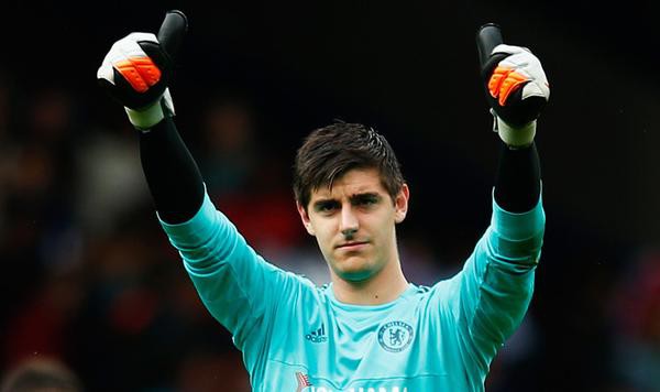 Courtois cam kết gắn bó với Chelsea