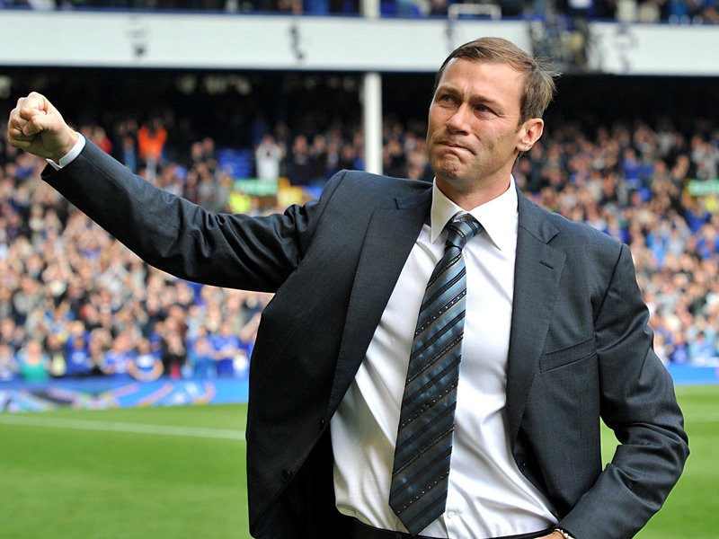 Duncan Ferguson - Thần tượng của Rooney: Nợ thuế và phá sản