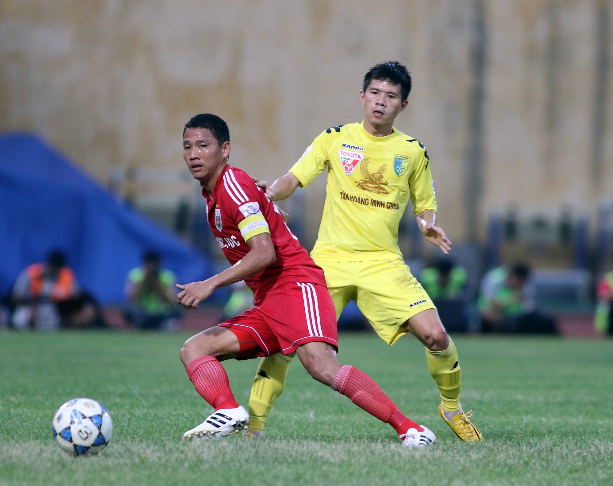 Trận Siêu Cúp QG 2015 đá sân trung lập