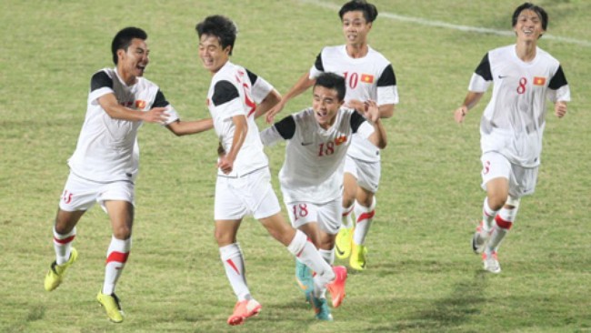U.23 Việt Nam sẽ có bộ khung U.19 của HLV Guillaume Graechen?