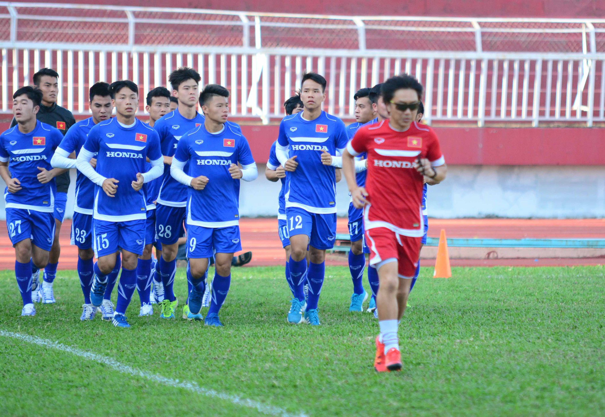 U.23 VN "chê bóng" trong ngày đầu ở TP.HCM
