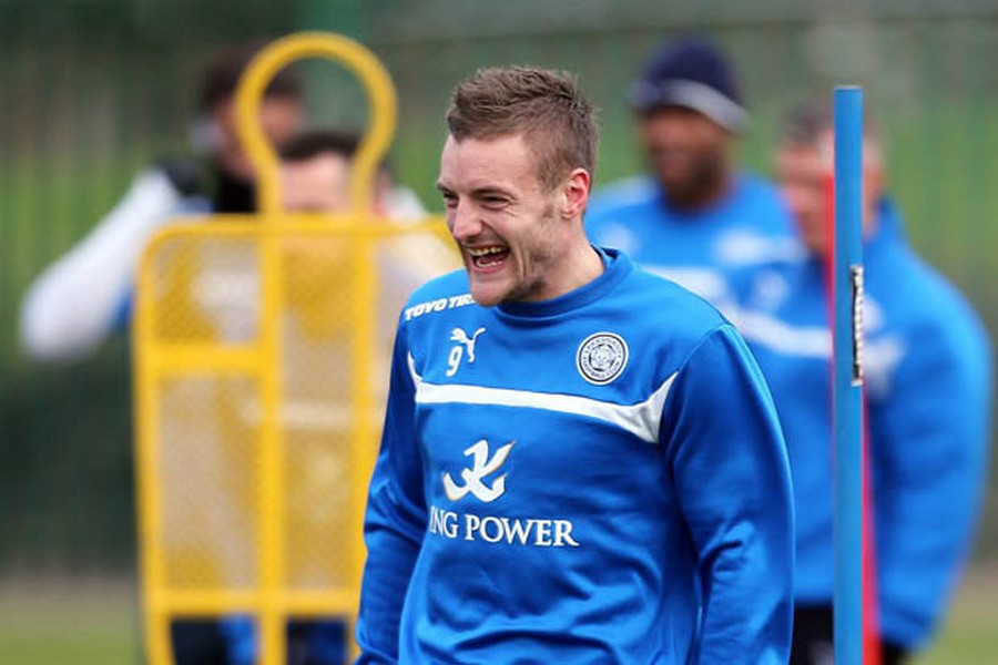 Jamie Vardy cũng vậy, anh từng trải &lsquo;ăn tập&rsquo; ở c&aacute;c lứa U của Sheffield Wednesday, tuy nhi&ecirc;n đ&atilde; bị thải loại năm 16 tuổi v&igrave; kh&ocirc;ng đạt y&ecirc;u cầu 