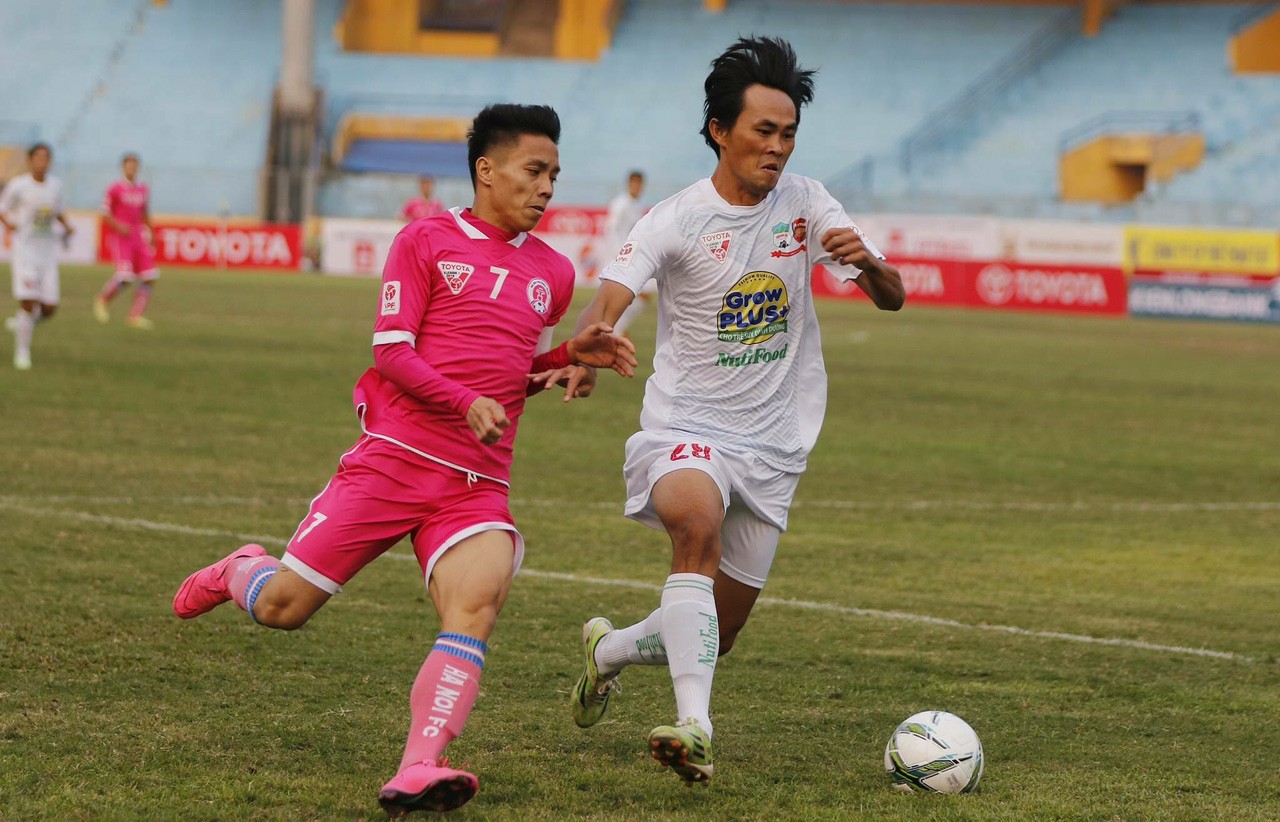 Vòng 1 V-League 2016: HA.GL bất ngờ chiếm lĩnh ngôi đầu