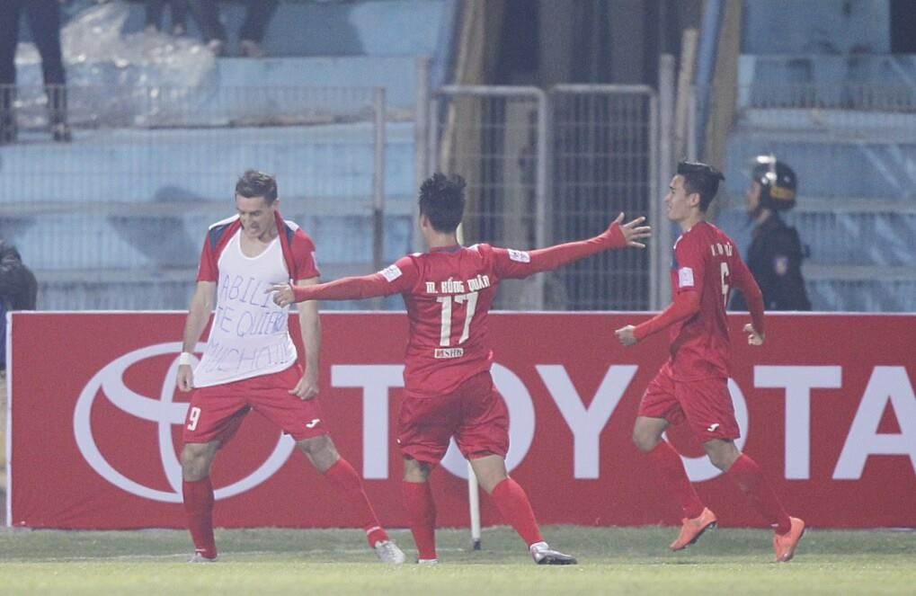 Vòng 2 V.League 2016: Buổi chiều của những chân sút ngoại