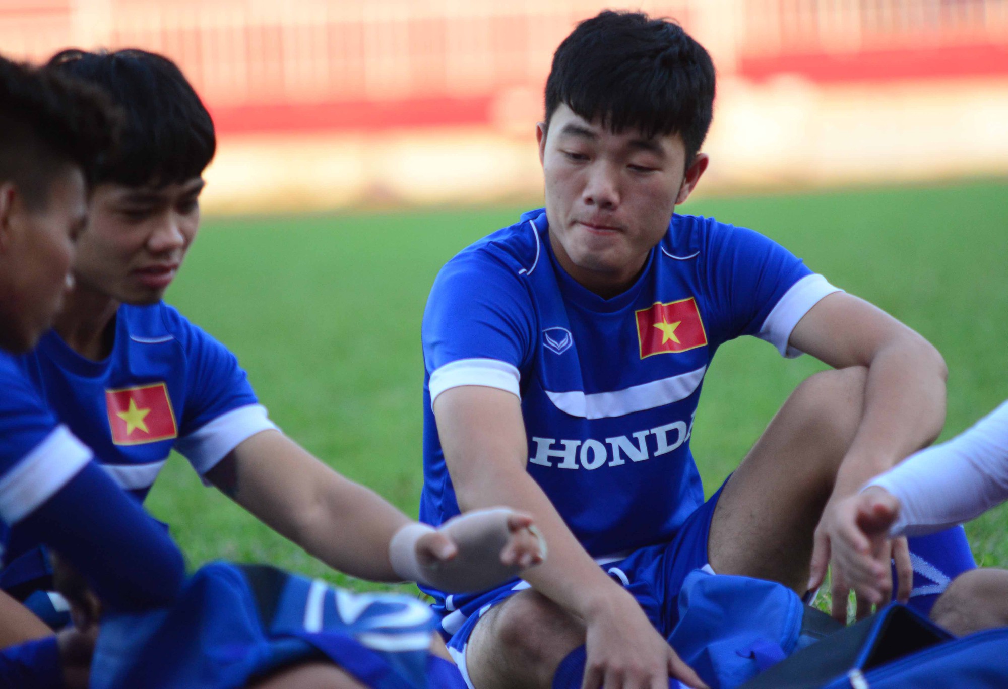 CLB Incheon kiểm tra y tế Xuân Trường