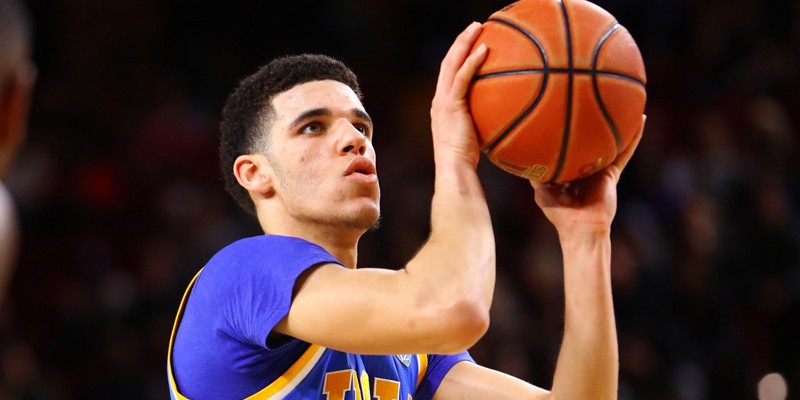 Lonzo Ball có nên thay đổi tư thế ném?