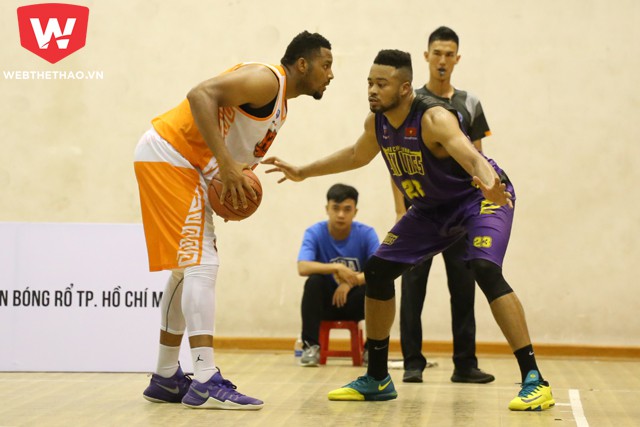 Tân binh Bilal Richardson áp đảo đương kim VBA MVP Rudolph Joly