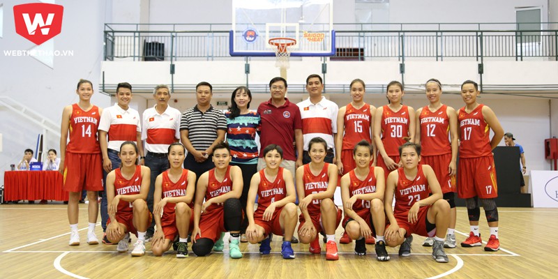 Cận cảnh tuyển nữ bóng rổ VN qua trận giao hữu trước SEA Games 29