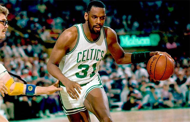 Danh hiệu MVP chung kết của Cedric Maxwell cũng được đánh giá là bất ngờ. Danh hiệu MVP chung kết của Cedric Maxwell cũng được đánh giá là bất ngờ.