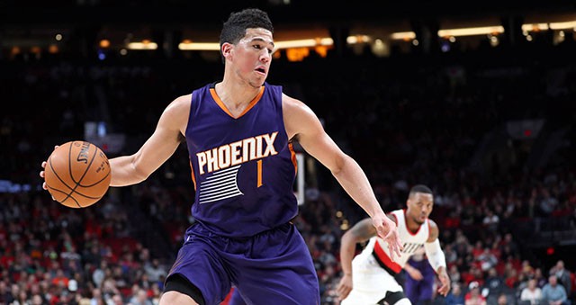 Devin Booker sẽ trở nên nguy hiểm hơn bao giờ hết với Kyrie Irving ở bên cạnh. Devin Booker sẽ trở nên nguy hiểm hơn bao giờ hết với Kyrie Irving ở bên cạnh.