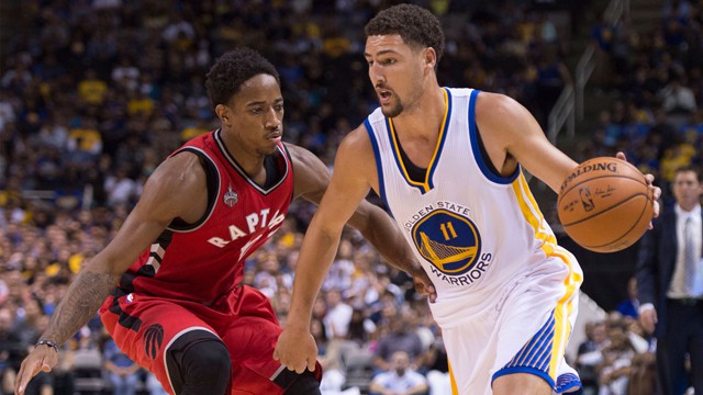 DeMar DeRozan và Klay Thompson là hai trong số hậu vệ ghi điểm cổ điển còn sót lại tại NBA ngày nay. DeMar DeRozan và Klay Thompson là hai trong số hậu vệ ghi điểm cổ điển còn sót lại tại NBA ngày nay.