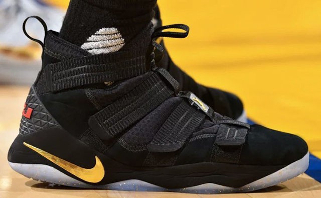 Nike Zoom Soldier 11 &ldquo;Black/Gold&rdquo; PE