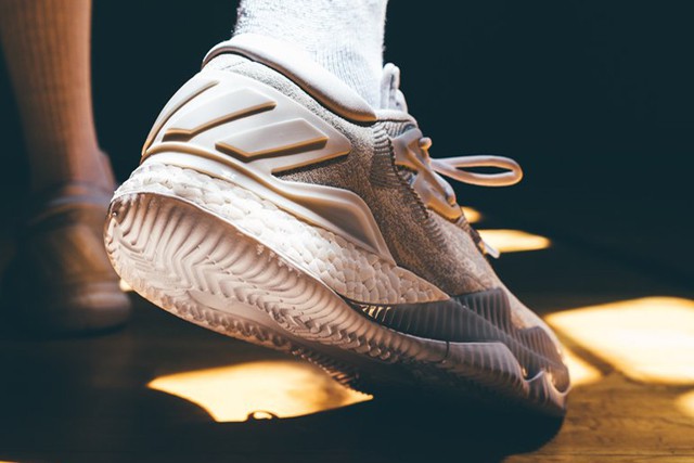 Bộ đệm và mặt đế là điểm nổi trội của Crazylight Boost 2016 so với các đối thủ cạnh tranh. Bộ đệm và mặt đế là điểm nổi trội của Crazylight Boost 2016 so với các đối thủ cạnh tranh.