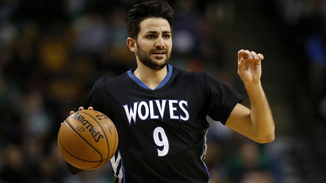 Ricky Rubio sẽ thay thế vị trí mà Kyrie Irving để lại. Ricky Rubio sẽ thay thế vị trí mà Kyrie Irving để lại.