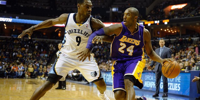 Khả năng phòng ngự của Tony Allen đã được chứng minh bởi những siêu sao lớn nhất tại NBA, trong đó có cả Kobe Bryant, Kevin Durant hay James Harden. Khả năng phòng ngự của Tony Allen đã được chứng minh bởi những siêu sao lớn nhất tại NBA, trong đó có cả Kobe Bryant, Kevin Durant hay James Harden.