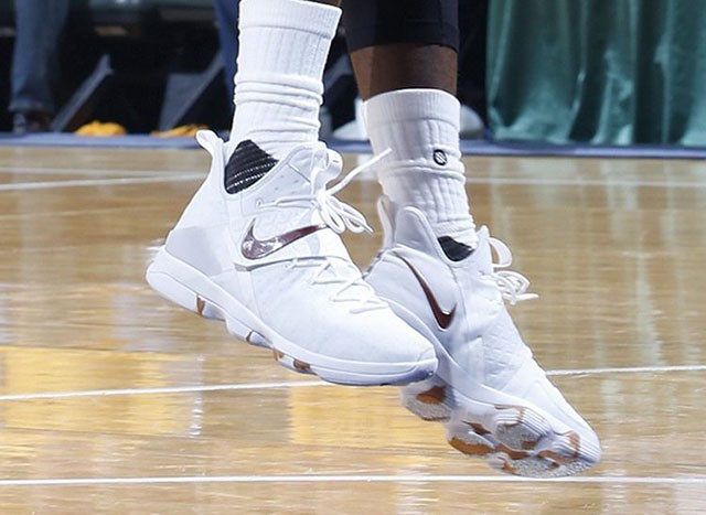 Cận cảnh Nike LeBron 14 &ldquo;White Wine&rdquo; PE