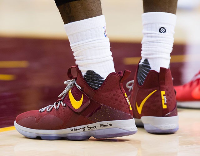 Nike LeBron 14 &ldquo;Cavs Wine&rdquo; PE