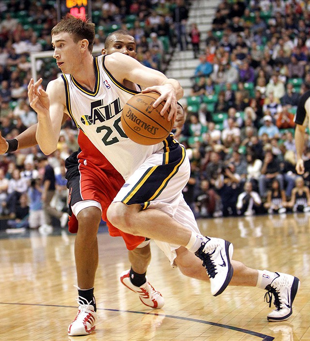 Gordon Hayward trẻ v&agrave; đầy nhiệt huyết tại Utah Jazz
