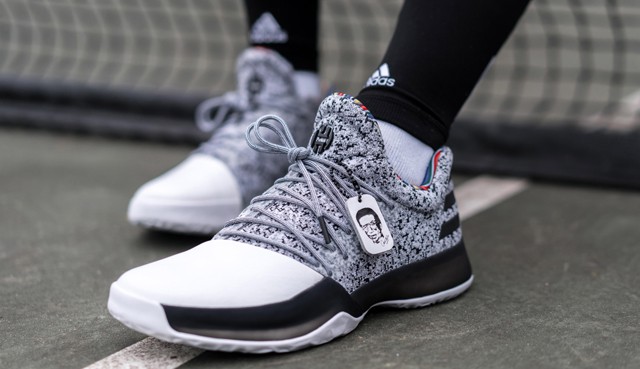 Adidas Harden Vol.1 là một trong những mẫu giày bóng rổ chủ lực của Adidas hiện nay. Adidas Harden Vol.1 là một trong những mẫu giày bóng rổ chủ lực của Adidas hiện nay.
