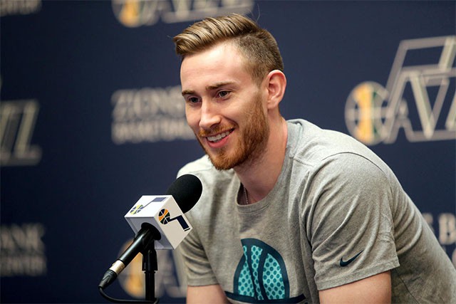 Gordon Hayward sẽ mất khoản tiền lớn nếu muốn rời Utath Jazz ngay Hè 2017 Gordon Hayward sẽ mất khoản tiền lớn nếu muốn rời Utath Jazz ngay Hè 2017