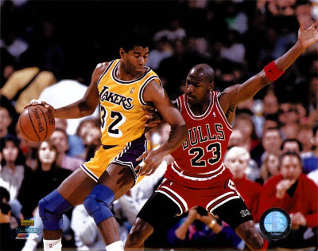 Jordan phát triển tài năng sớm nhưng thường để tuột danh hiệu MVP vào tay Magic Johnson. Jordan phát triển tài năng sớm nhưng thường để tuột danh hiệu MVP vào tay Magic Johnson.