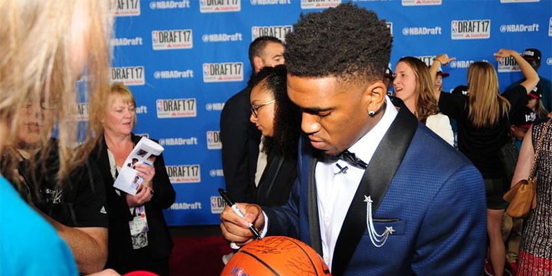 Cuộc sống các tân binh sau kỳ NBA Draft thay đổi thế nào? (Kỳ 2)